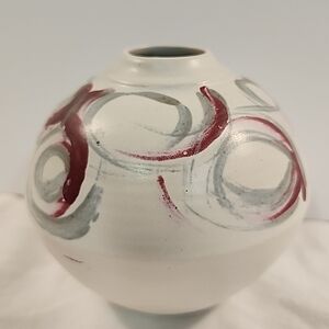 Studio Art Pottery Signed Bud Vase 4" Glazed Cream Grey Burgundy Swirls